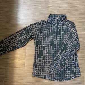 Girls Nike lightweight pullover